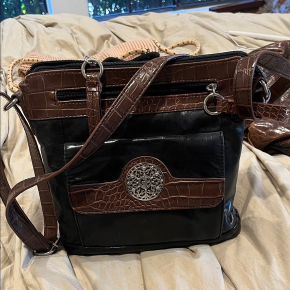 Giani Bernini Black and Brown Crossbody Bag - Picture 2 of 10